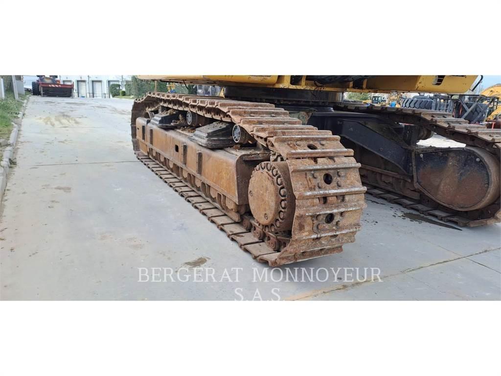 CAT 374D Raupenbagger