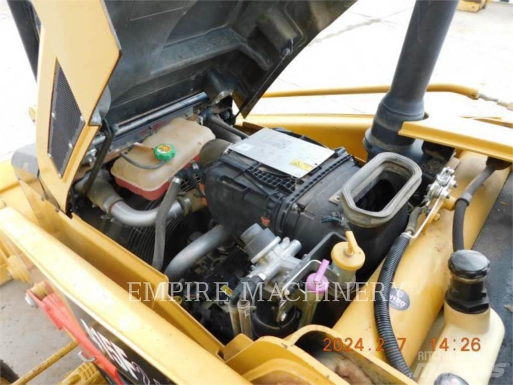 CAT 415F2 IL Radlader