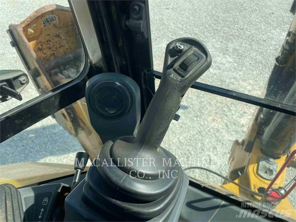 CAT 420F2ST Baggerlader