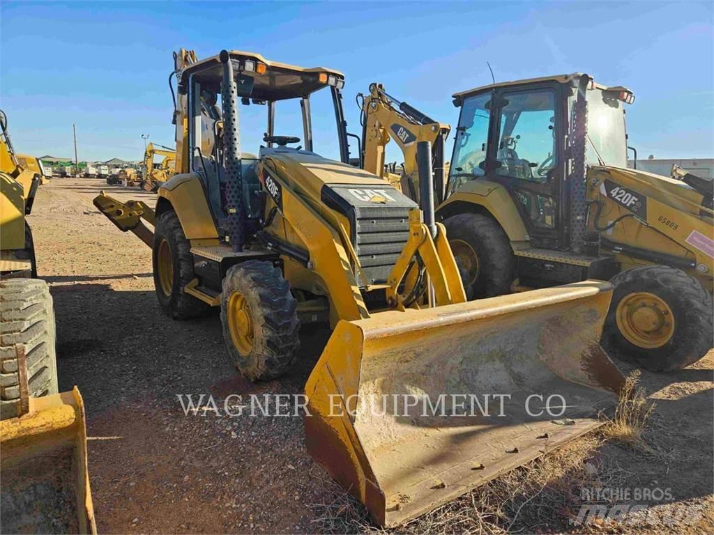CAT 420F2ST Baggerlader