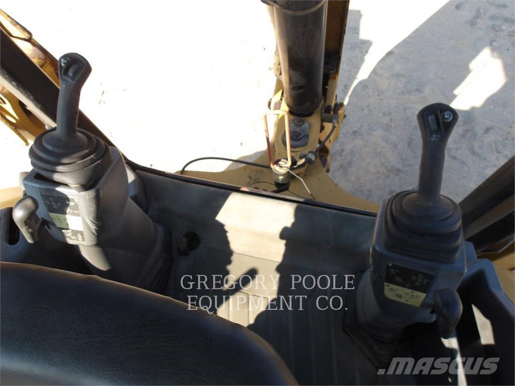 CAT 420F2ST Baggerlader