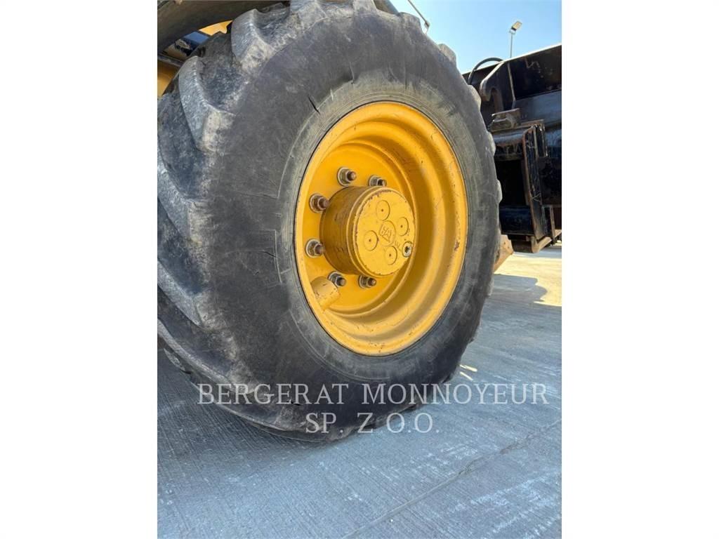 CAT 432F2 Baggerlader