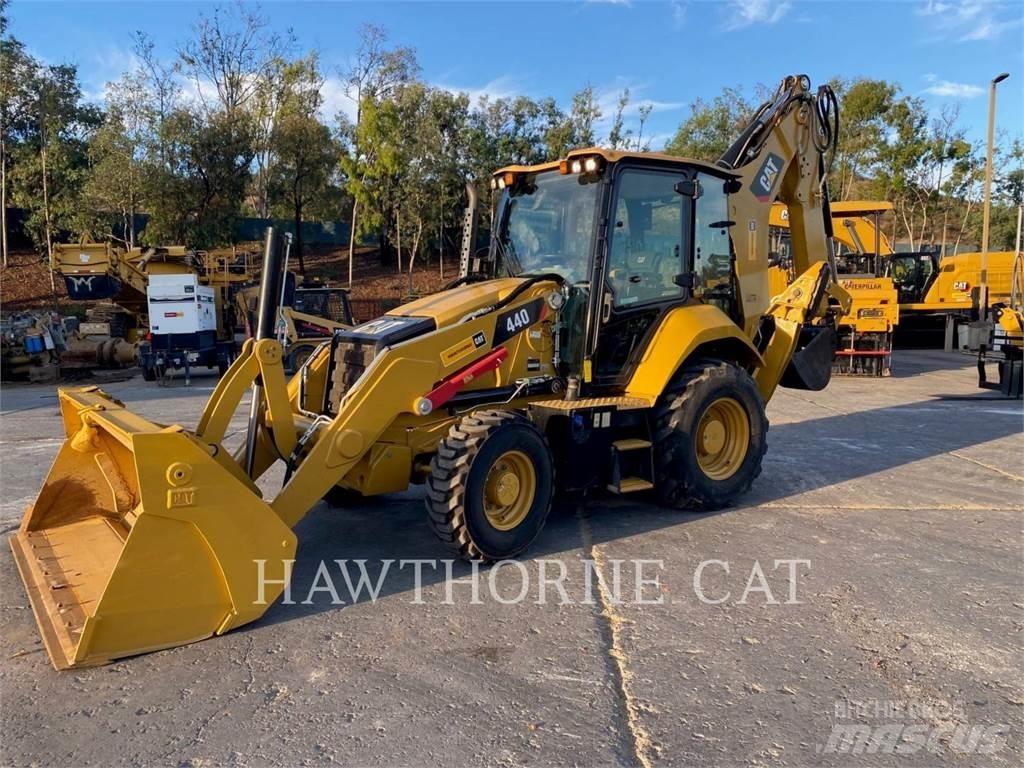 CAT 440 Baggerlader