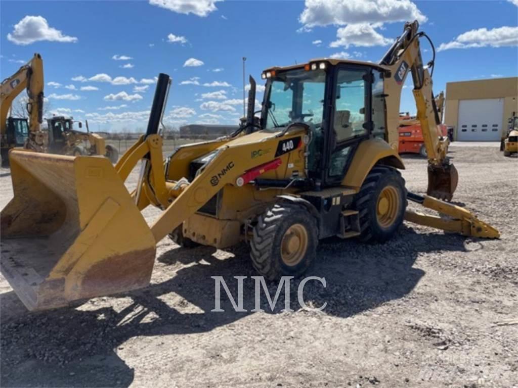 CAT 440 Baggerlader
