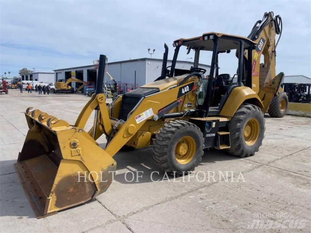CAT 440 Baggerlader