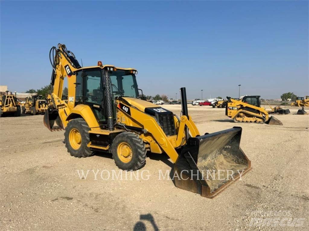 CAT 440 Baggerlader