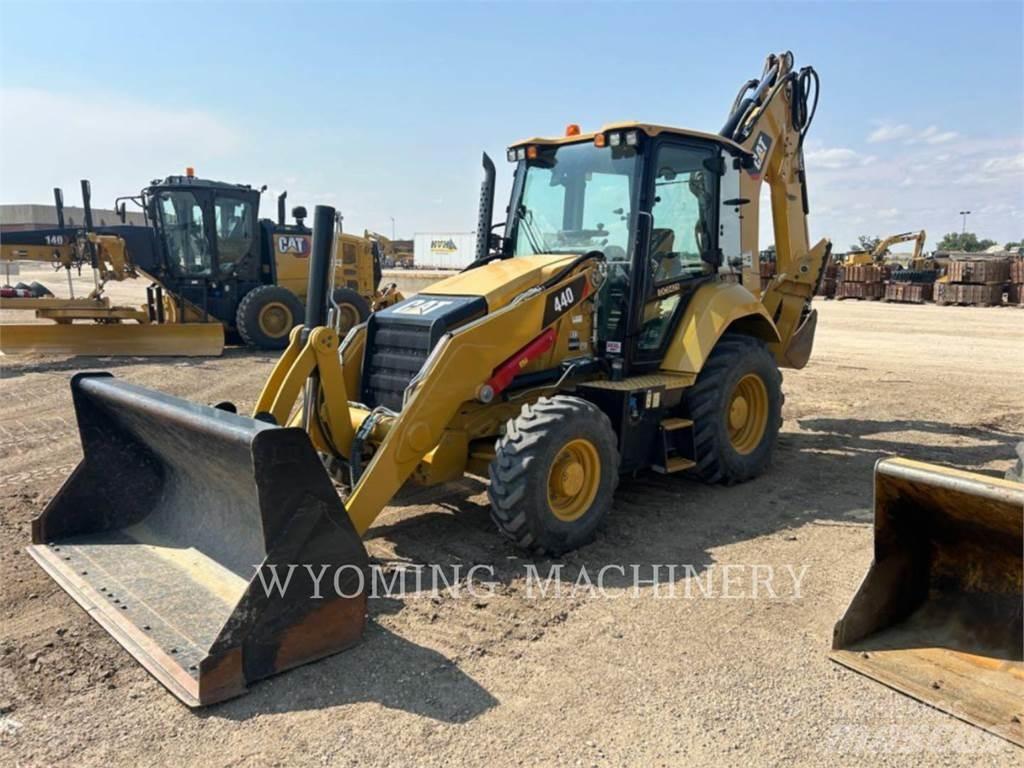 CAT 440 Baggerlader