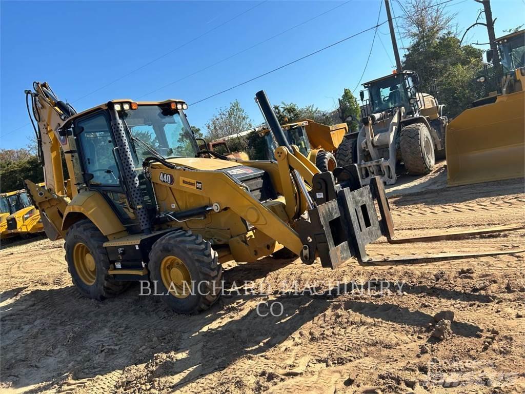 CAT 440 Baggerlader
