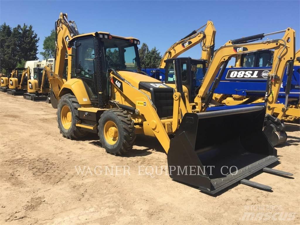 CAT 440 Baggerlader