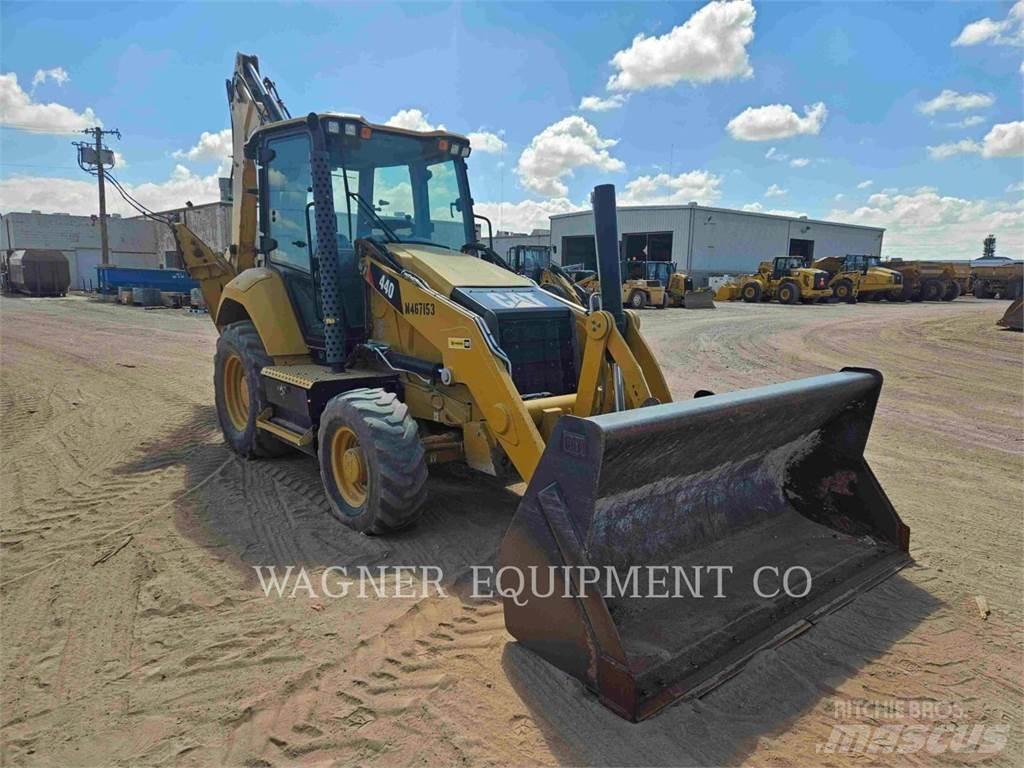 CAT 440 Baggerlader