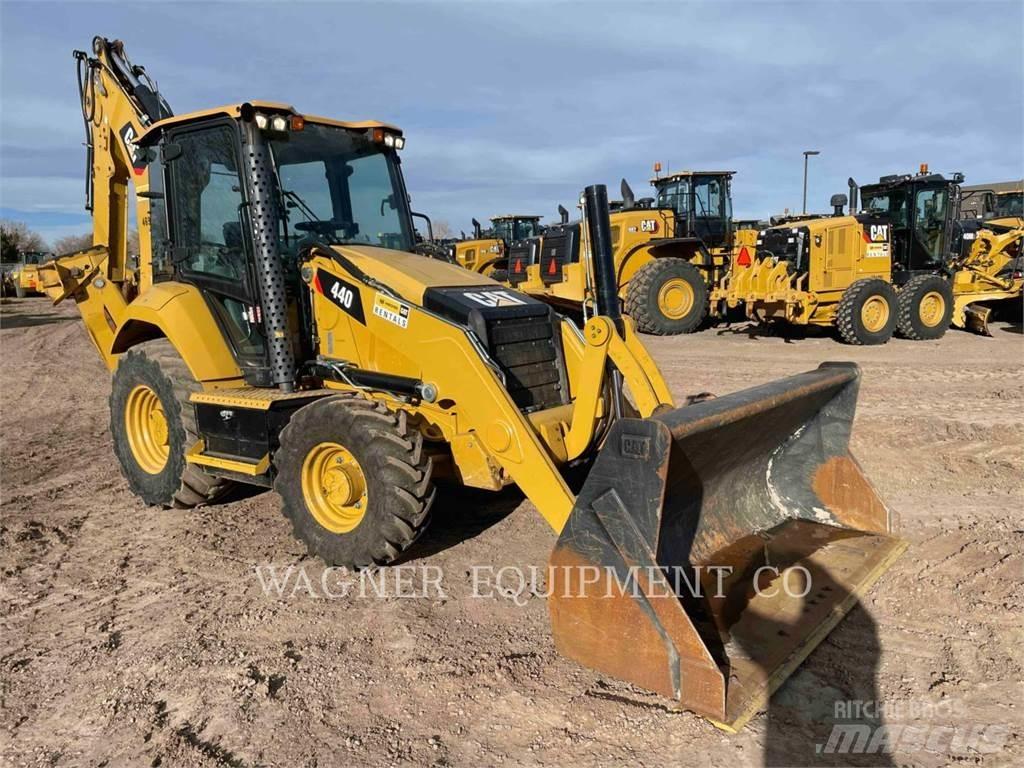 CAT 440 Baggerlader