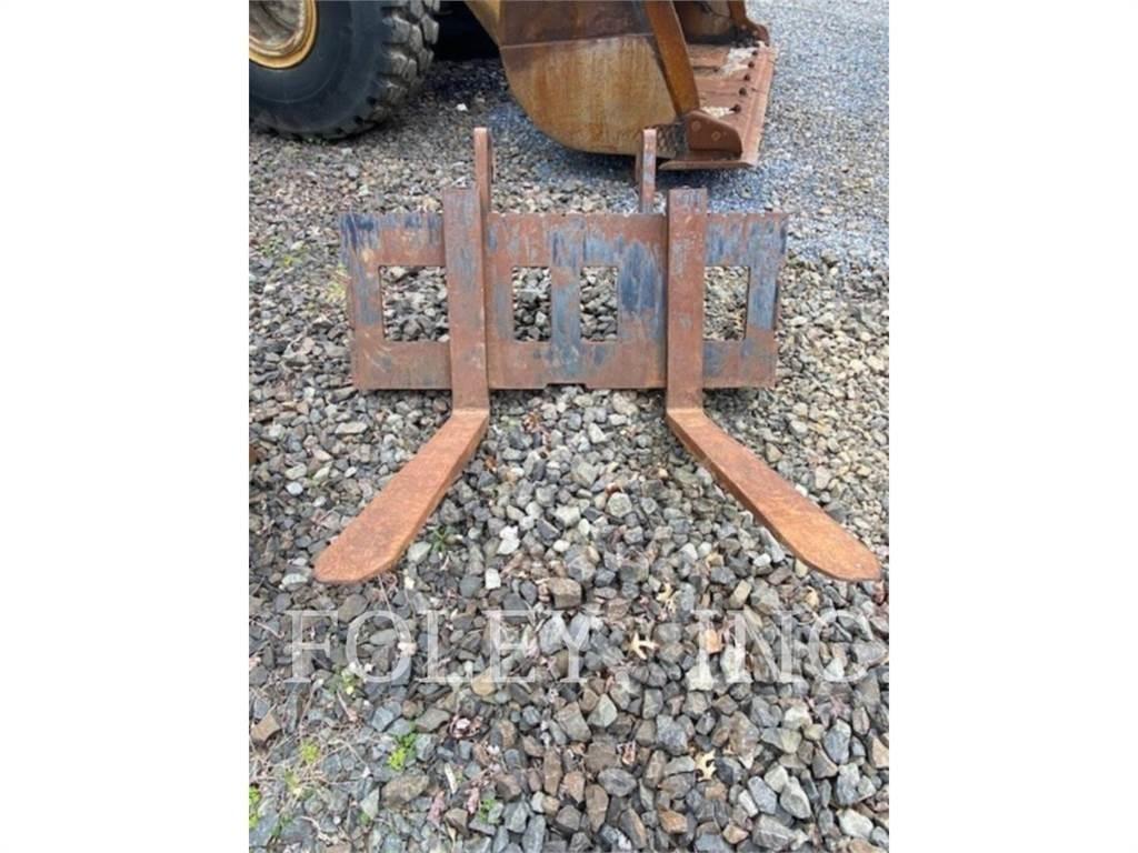 CAT 48 PALLET FORKS Gabeln