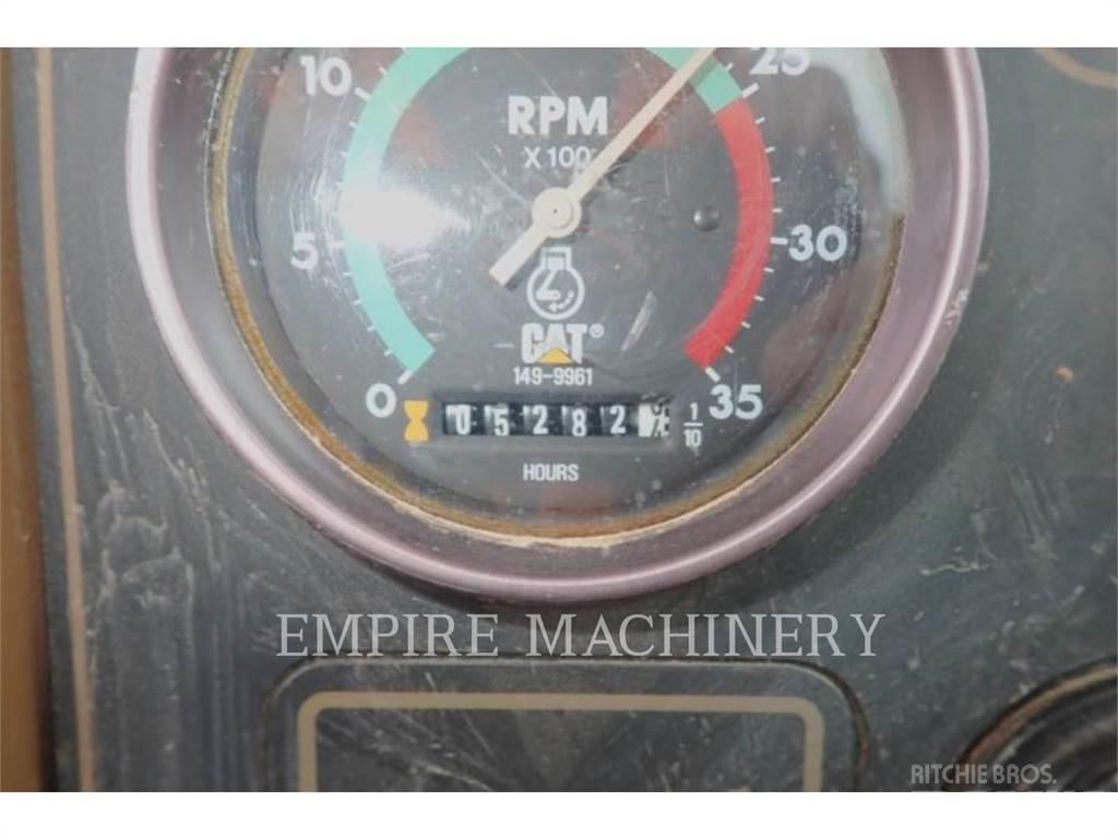 CAT 613C Schaber