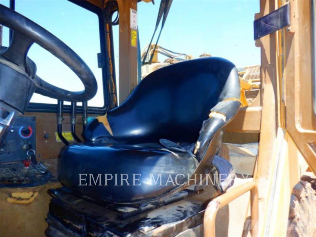 CAT 613C Schaber