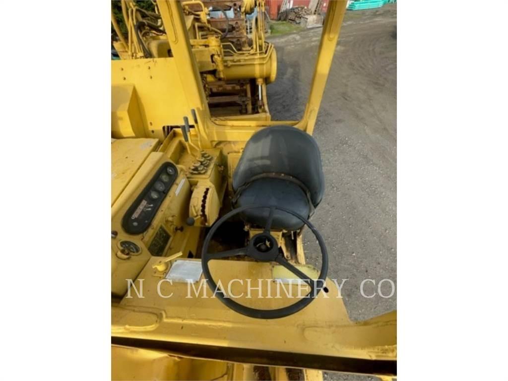 CAT 615 Schaber