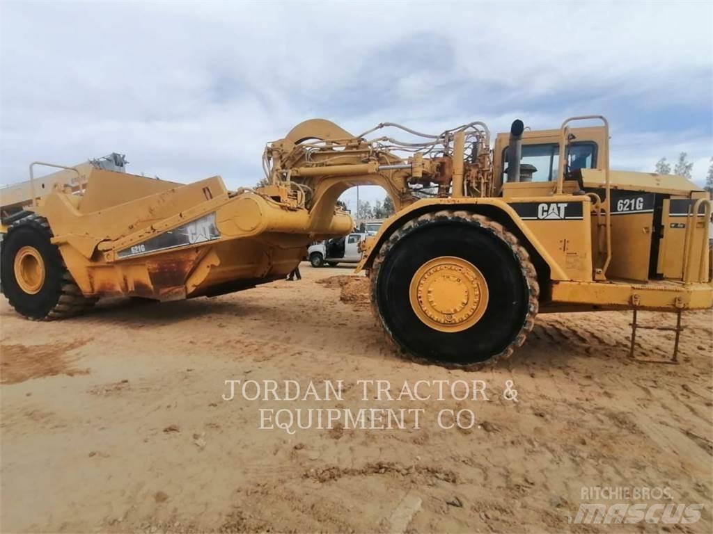 CAT 621G Schaber