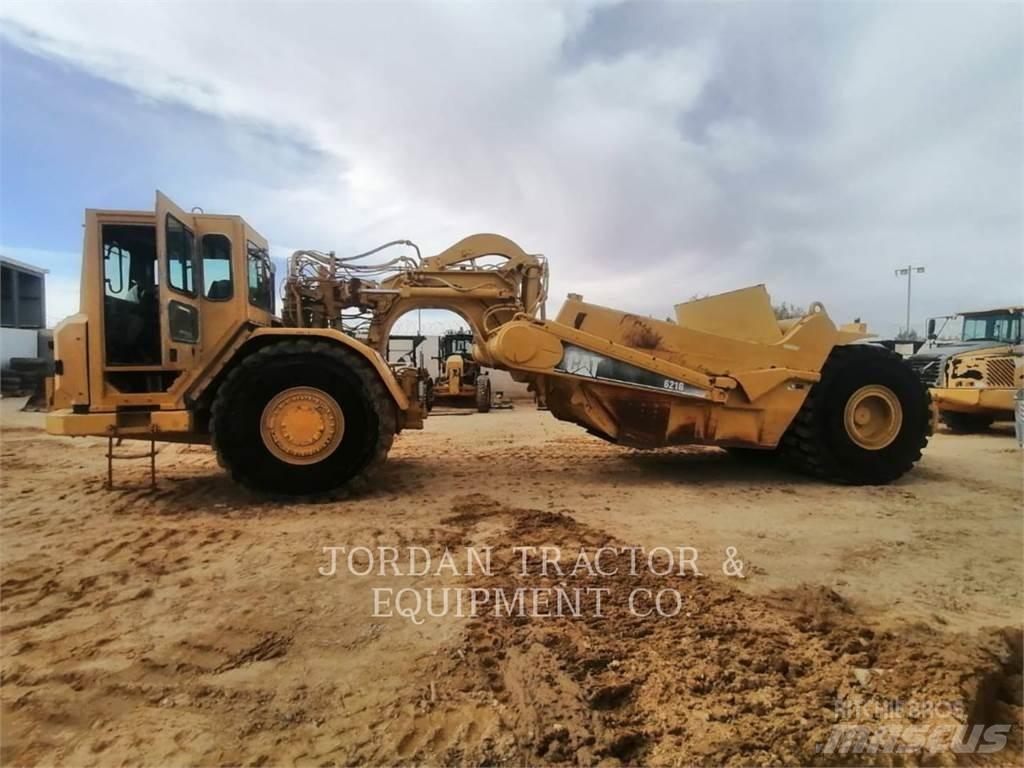 CAT 621G Schaber