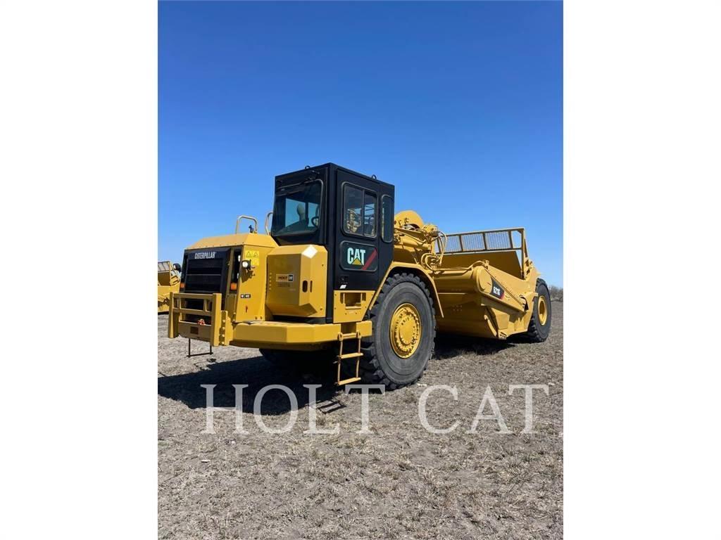 CAT 621G Schaber