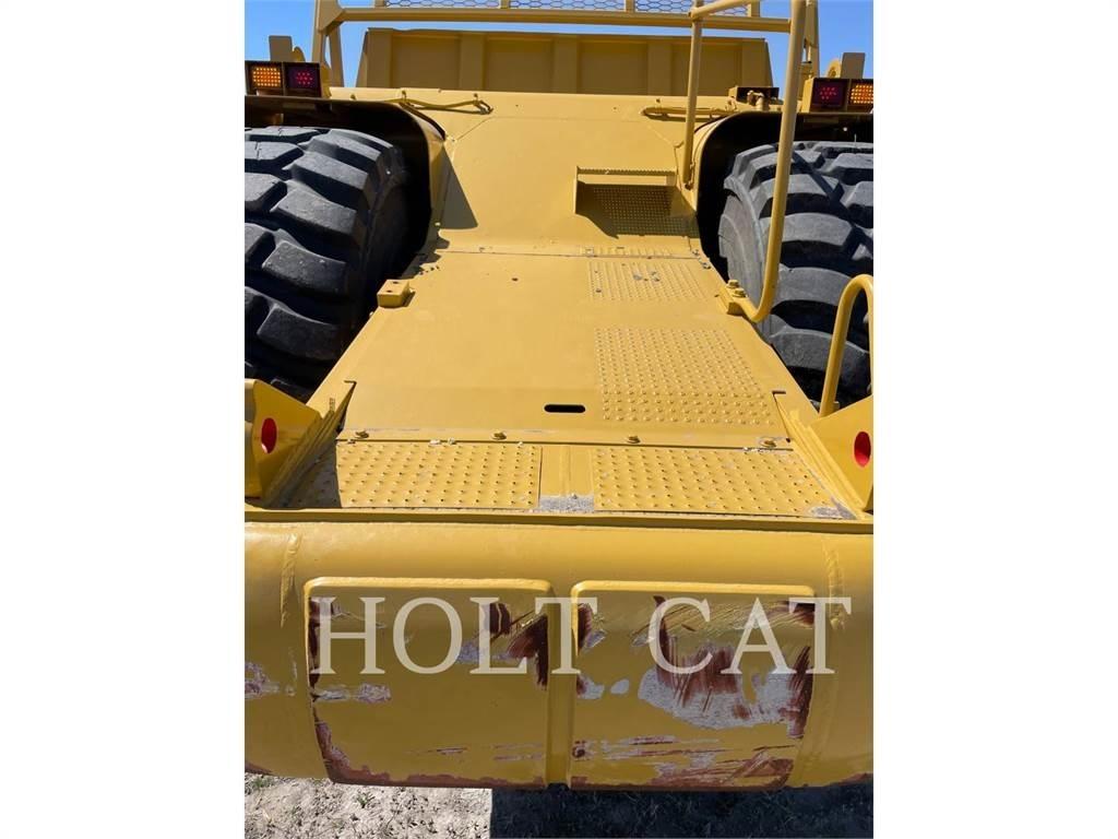 CAT 621G Schaber