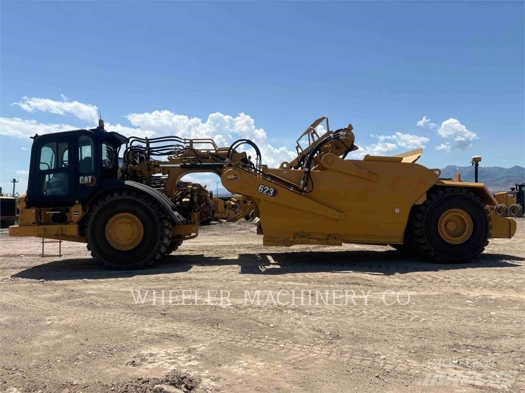CAT 623 Schaber