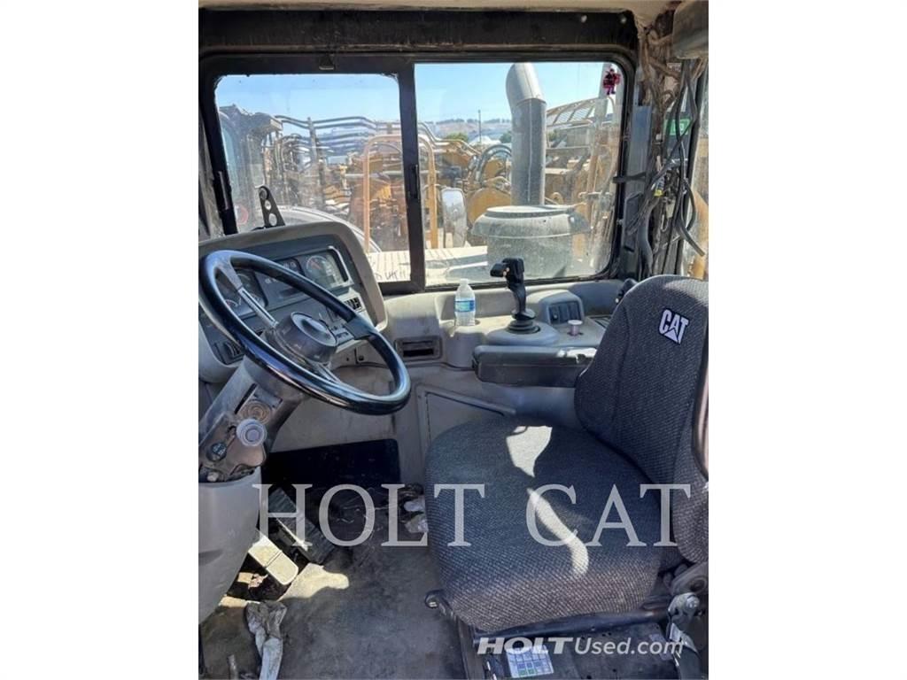 CAT 623G Schaber