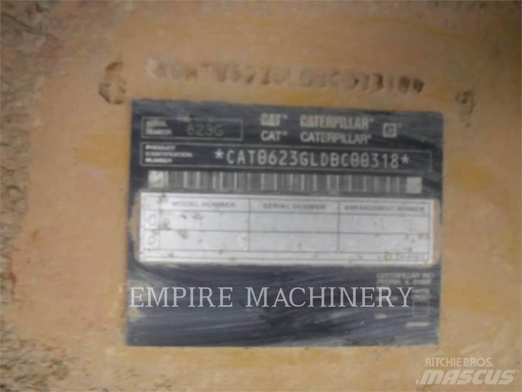 CAT 623G Schaber