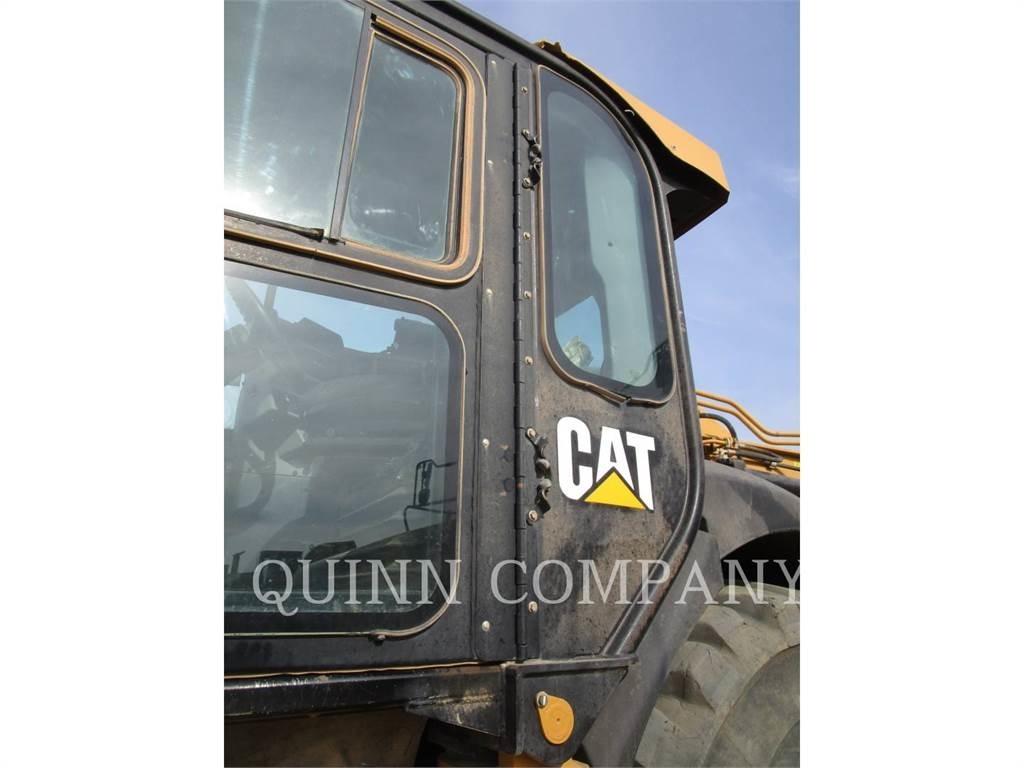CAT 623H Schaber