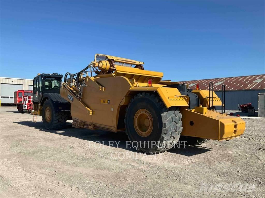 CAT 623K Schaber