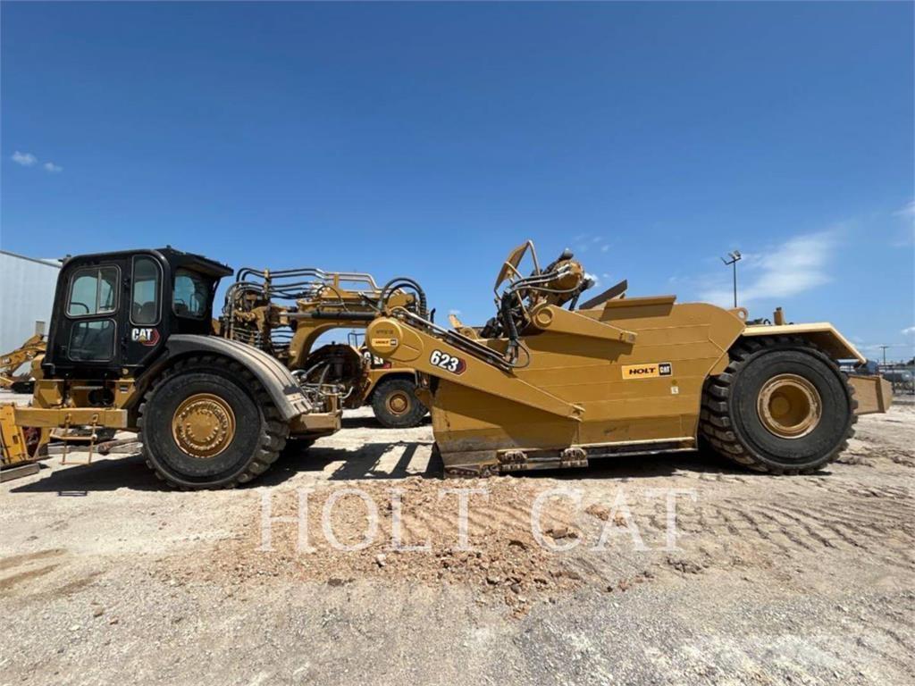 CAT 623K Schaber