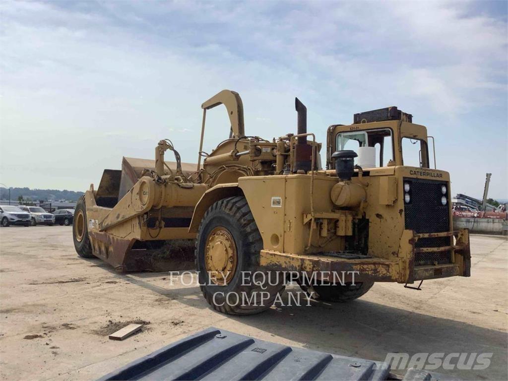 CAT 631D Schaber
