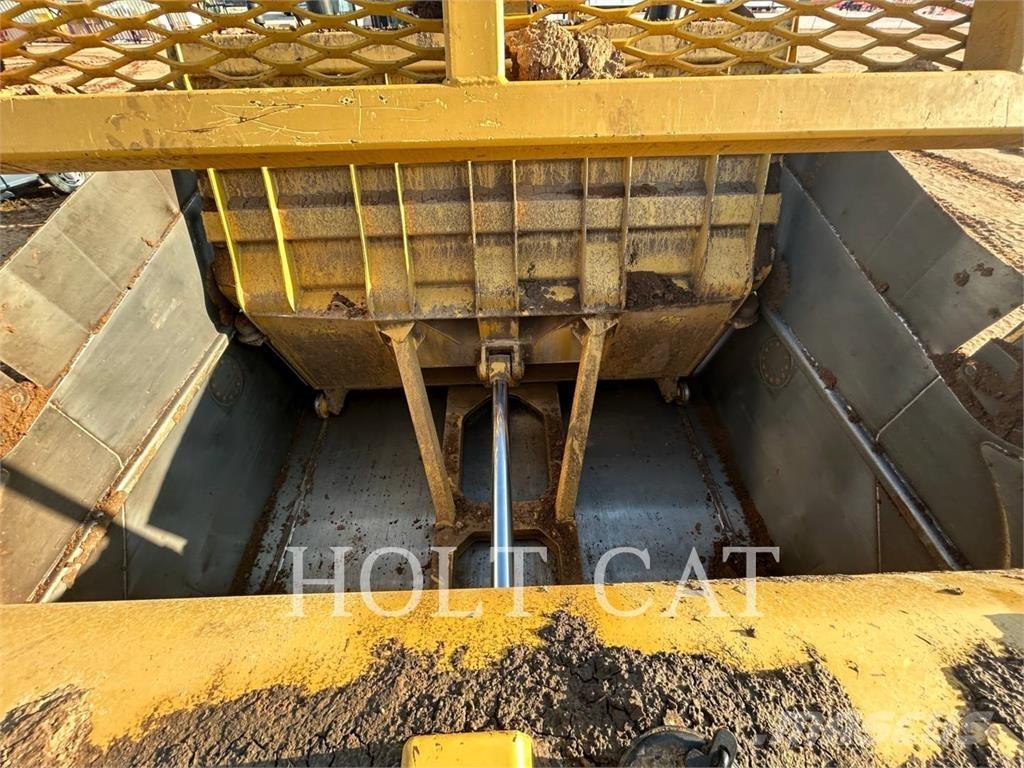 CAT 631K Schaber