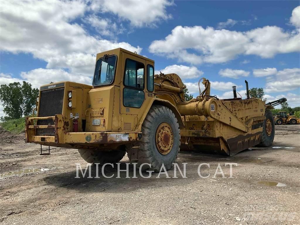 CAT 637E Schaber