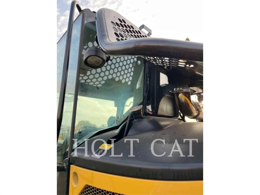 CAT 725 Dumper - Knickgelenk