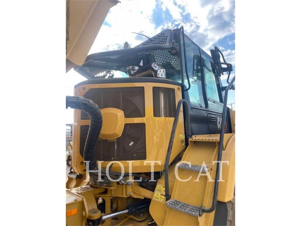 CAT 725 Dumper - Knickgelenk