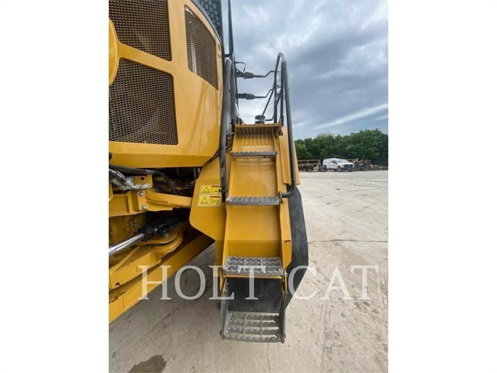 CAT 725 Dumper - Knickgelenk