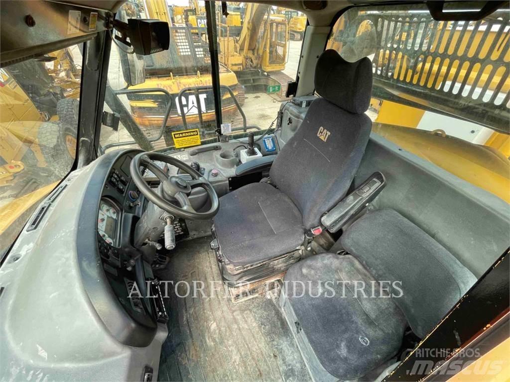 CAT 725 WT Dumper - Knickgelenk