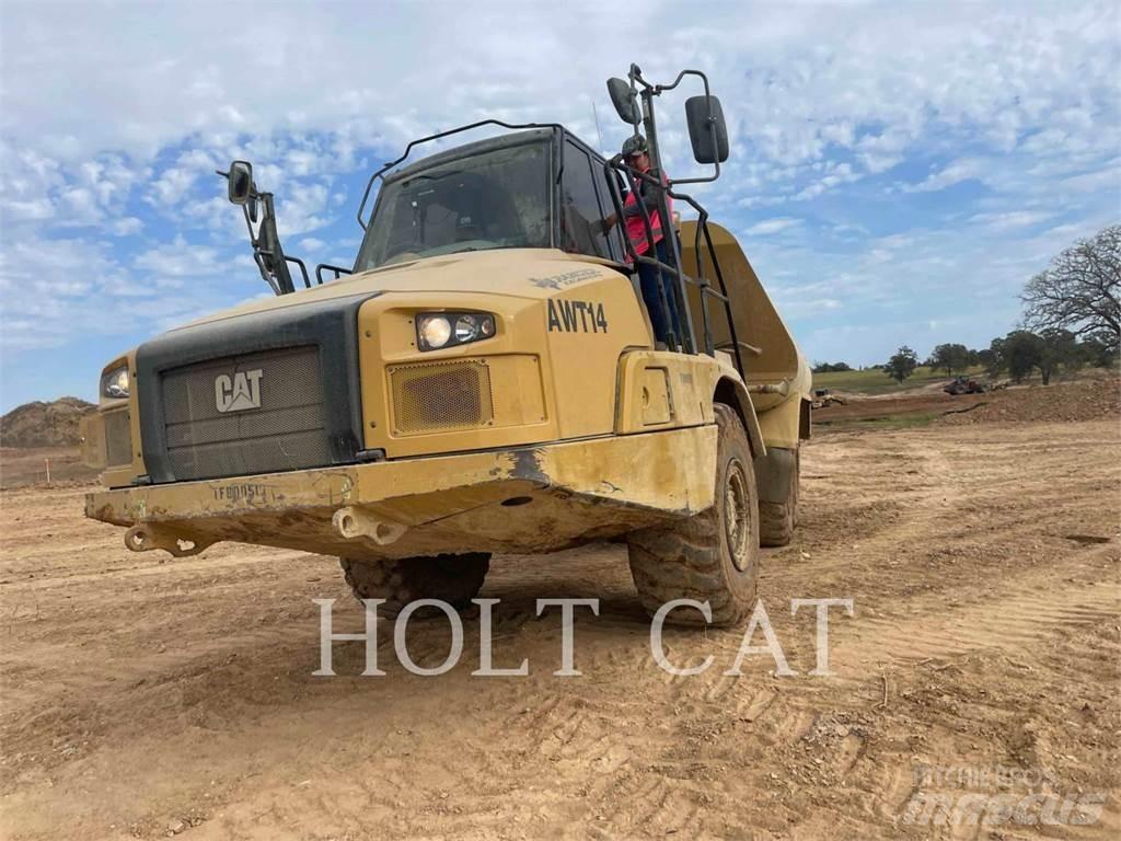 CAT 725C Dumper - Knickgelenk
