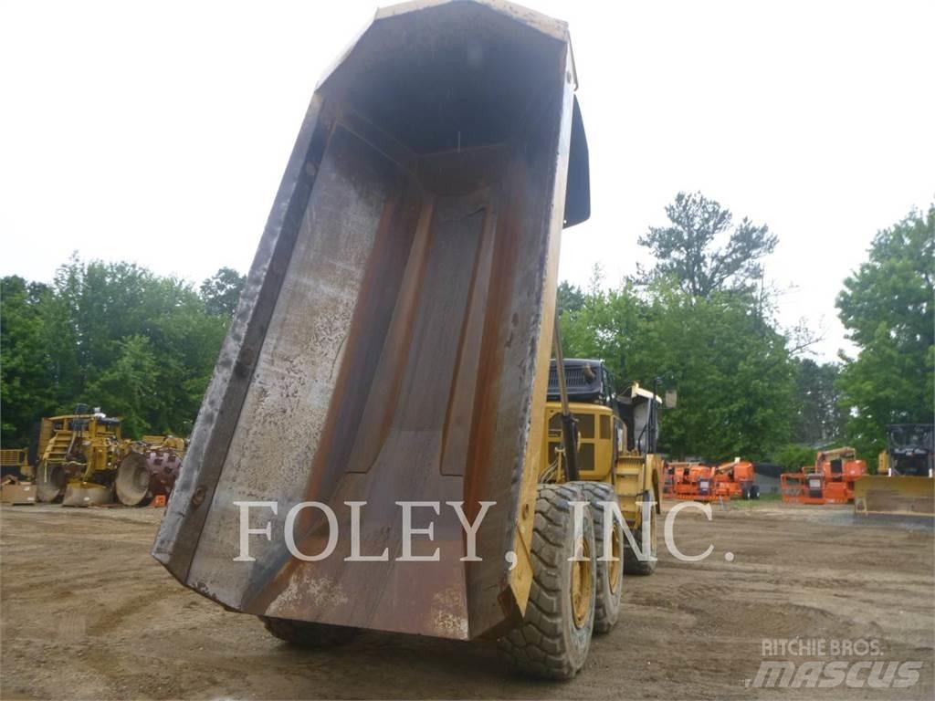 CAT 725C2 Dumper - Knickgelenk