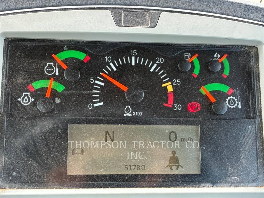 CAT 725WW Dumper - Knickgelenk