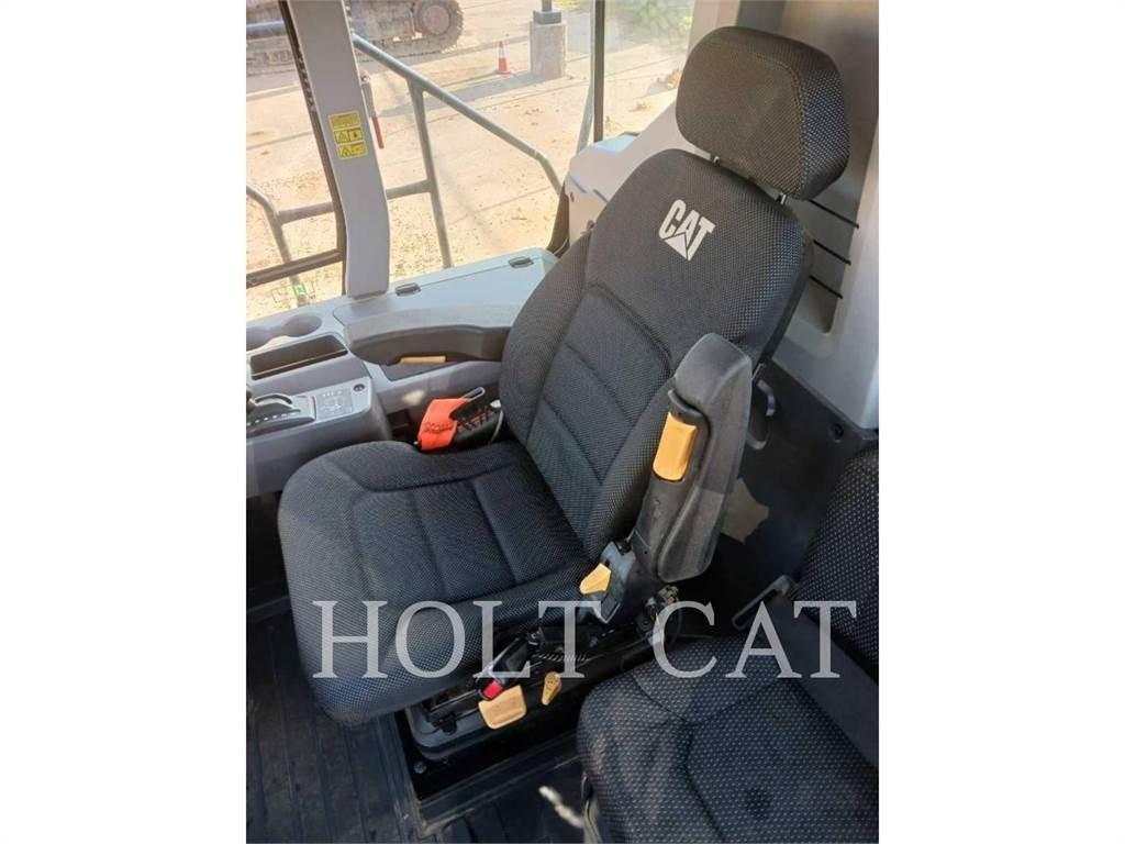 CAT 730 Dumper - Knickgelenk
