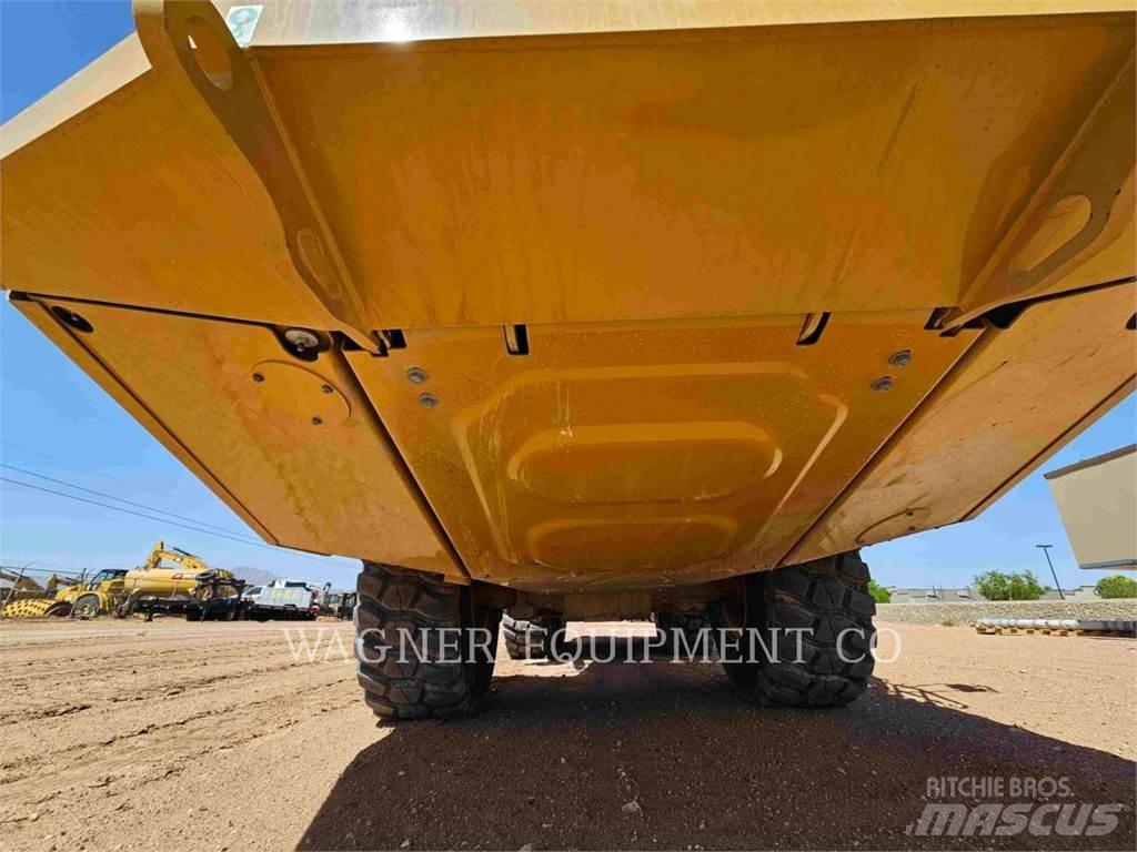CAT 730 Dumper - Knickgelenk