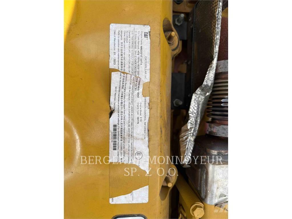 CAT 730 Dumper - Knickgelenk