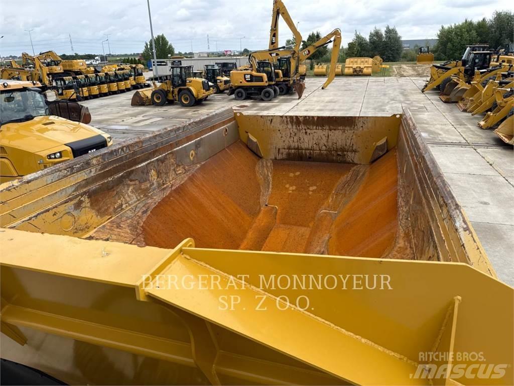 CAT 730 Dumper - Knickgelenk