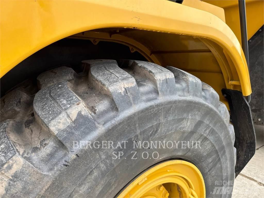 CAT 730 Dumper - Knickgelenk