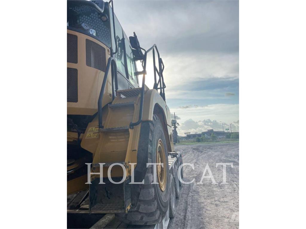 CAT 730 Dumper - Knickgelenk