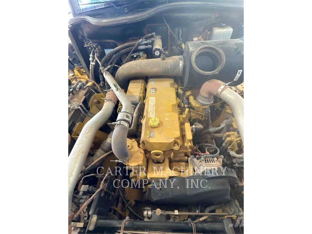 CAT 730 Dumper - Knickgelenk