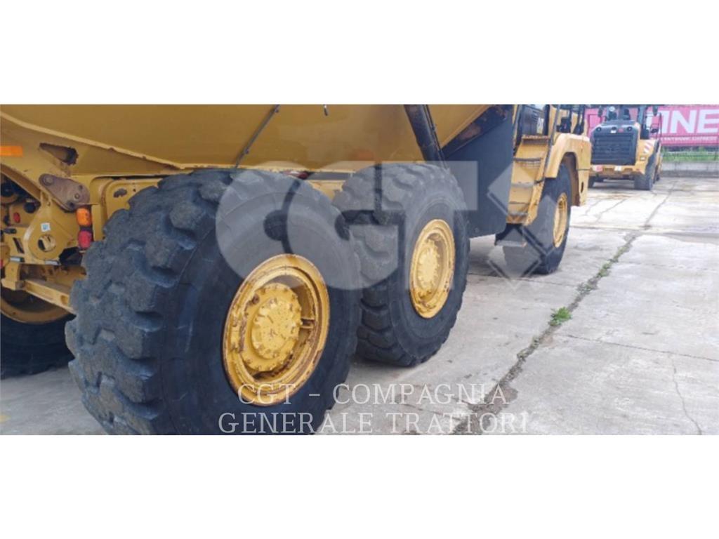 CAT 730 Dumper - Knickgelenk