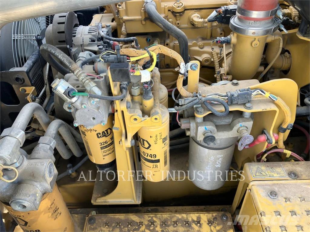 CAT 730C WT Dumper - Knickgelenk