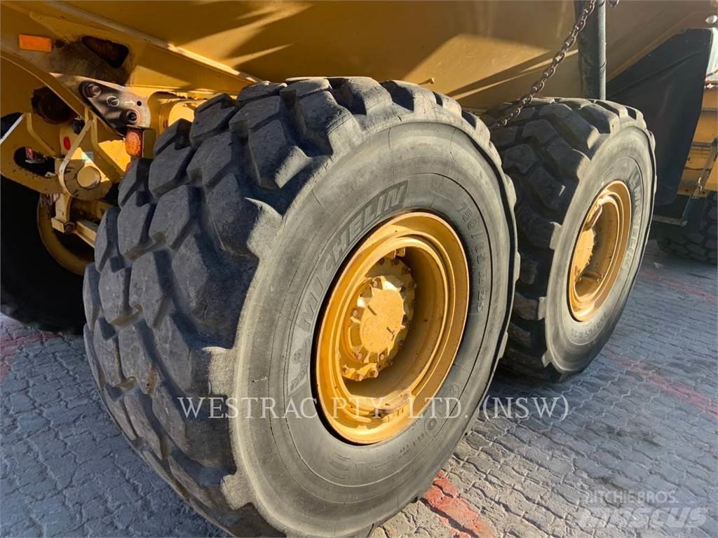 CAT 730C2 Dumper - Knickgelenk