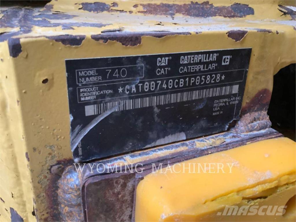 CAT 740 Dumper - Knickgelenk